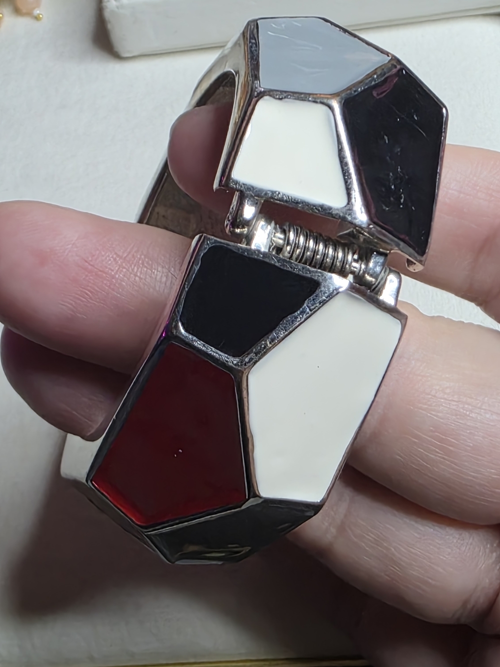 Geometric Enamel Hinged Bangle Bracelet Red Black White Silver Tone - Picture 4 of 9